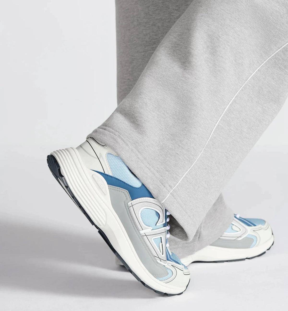 Dior B30 Countdown — Bleu Ciel